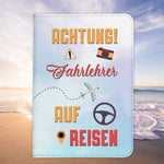 Fahrlehrer Geschenk Reisepasshülle Männer Reisen Pass Etui Cover Organizer Sommer Urlaub Gadgets Kunst-Leder Berufe Accessoire-Reisepass-Hülle-22Feels