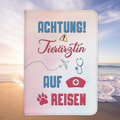 Tierärztin Geschenk Reisepasshülle Frauen Reisen Pass Etui Cover Organizer Sommer Urlaub Gadgets Kunst-Leder Berufe Accessoire-Reisepass-Hülle-22Feels