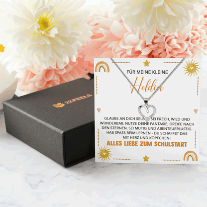 22Feels® Mädchen Einschulung Geschenk zum Schulanfang 1. Klasse - Silber 925/000 Herz Halskette Kinder-Schmuck - Glückwunsch Erstklässlerin Idee Patenkind Tochter Enkelin Nichte-Schmuck mit Botschaftskarte - Herz21-22Feels