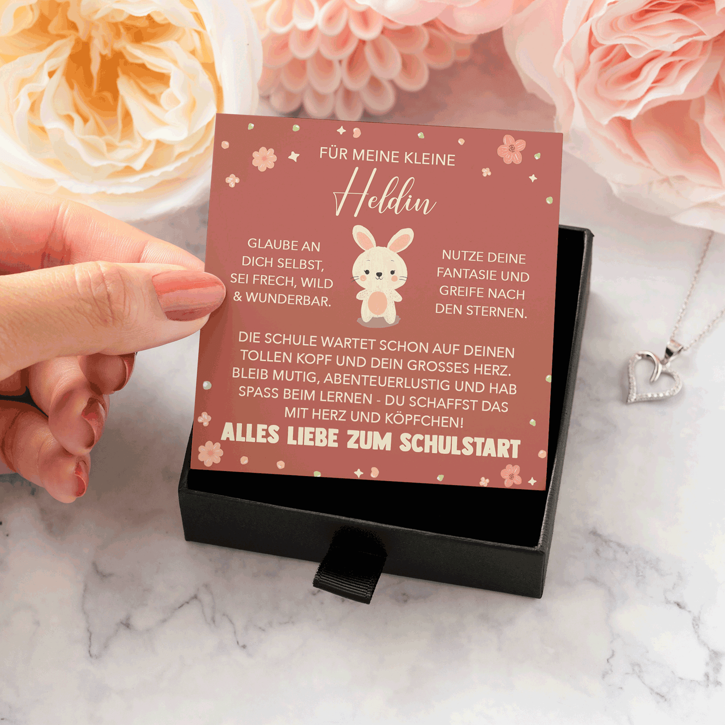 22Feels® Mädchen Einschulung Geschenk zum Schulanfang 1. Klasse - Silber 925/000 Herz Halskette Kinder-Schmuck - Glückwunsch Erstklässlerin Idee Patenkind Tochter Enkelin Nichte-Schmuck mit Botschaftskarte - Herz21-22Feels
