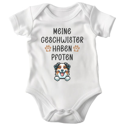 22Feels Unisex Babybody Bio-Baumwolle – Weiß mit Australian Shepherd Geschwister Spruch – Geschenk zur Geburt, Babyparty oder zum 1. Geburtstag für Hunde-Fans-Baby Body-22Feels