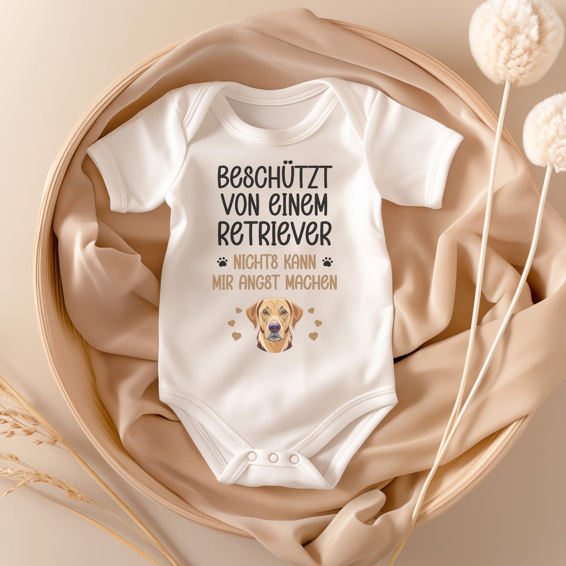 22Feels Unisex Babybody Bio-Baumwolle – Weiß mit Labrador Beschützt Spruch – Geschenk zur Geburt, Babyparty oder zum 1. Geburtstag für Hunde-Fans-Baby Body-22Feels