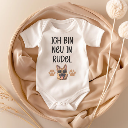 22Feels Unisex Babybody Bio-Baumwolle – Weiß mit Schäferhund Neu Im Rudel Motiv – Geschenk zur Geburt, Babyparty oder zum 1. Geburtstag-Baby Body-22Feels
