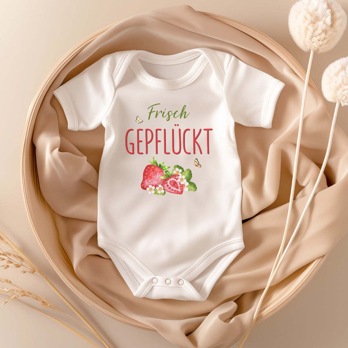 22Feels Unisex Babybody Bio-Baumwolle – Weiß mit Erdbeer Motiv – Geschenk zur Geburt, Babyparty oder zum 1. Geburtstag für Garten-Fans-Baby Body-22Feels