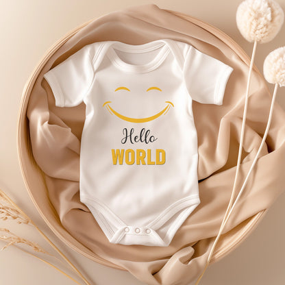 22Feels Unisex Babybody Bio-Baumwolle – Weiß mit Hello World Smiley – Geschenk zur Geburt, Babyparty oder zum 1. Geburtstag-Baby Body-22Feels