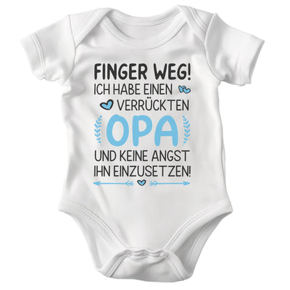 22Feels Babybody Jungen Bio-Baumwolle – Weiß mit Finger weg Opa (Blau) – Geschenk von Opa zur Geburt oder Babyparty-Baby Body-22Feels