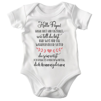 22Feels Babybody Mädchen Bio-Baumwolle – Weiß mit Hallo Papa Herz – Geschenk für Papa von Mama zur Geburt oder Babyparty-Baby Body-22Feels