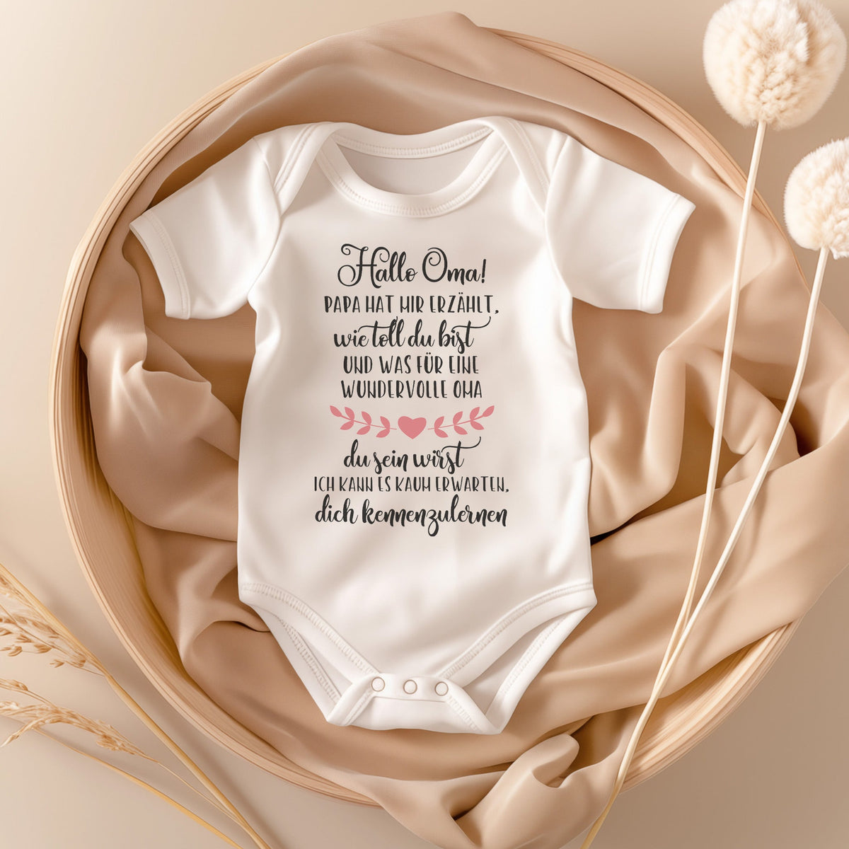 22Feels Babybody Mädchen Bio-Baumwolle – Weiß mit Hallo Oma Herz – Geschenk von Oma zur Geburt oder Babyparty-Baby Body-22Feels