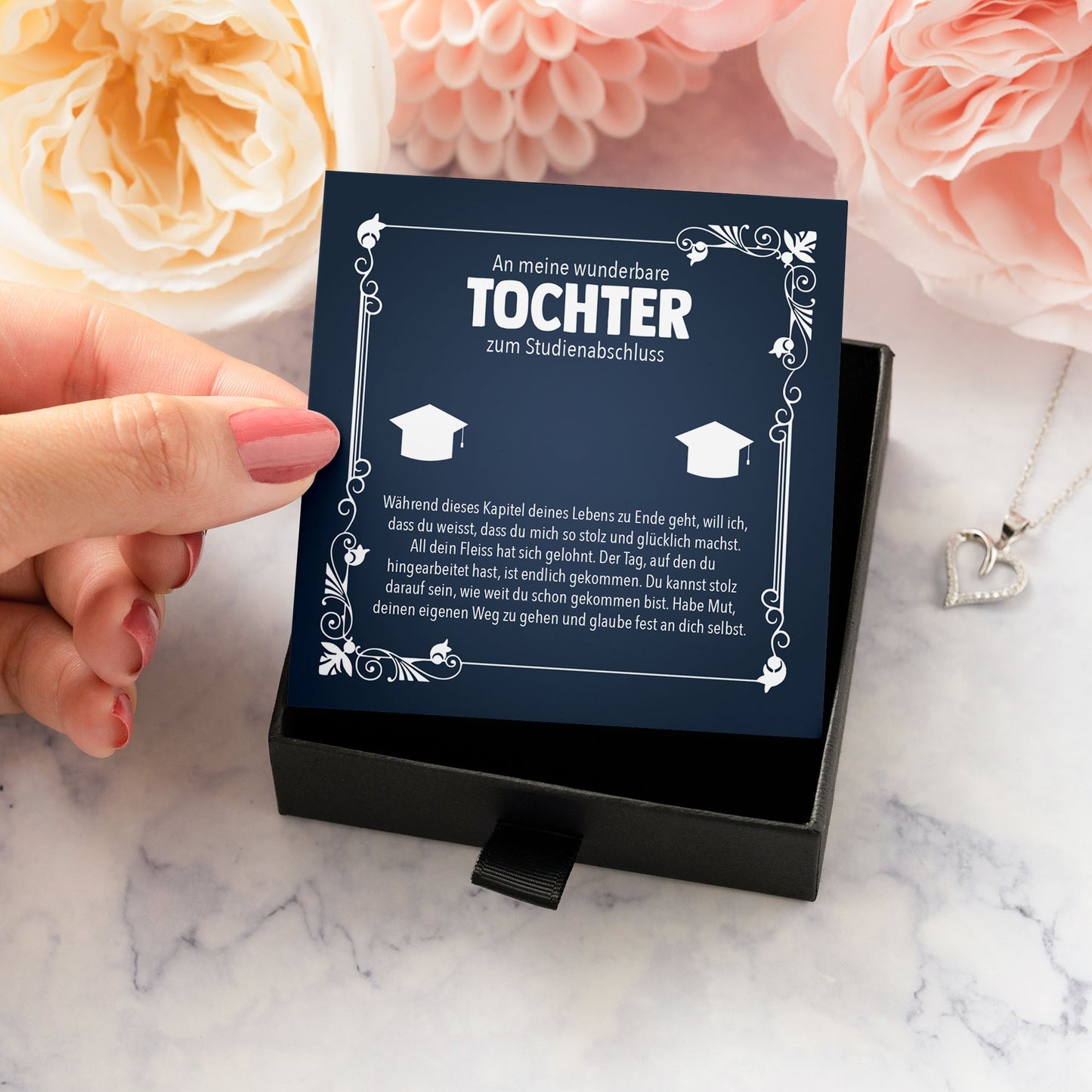 22Feels® Tochter Studienabschluss Geschenk Silber 925 Herz Halskette mit Karte Uni Studentin Glückwunsch Frauen Schmuck Bachelor Master Doktortitel-Schmuck mit Botschaftskarte - Herz21-22Feels