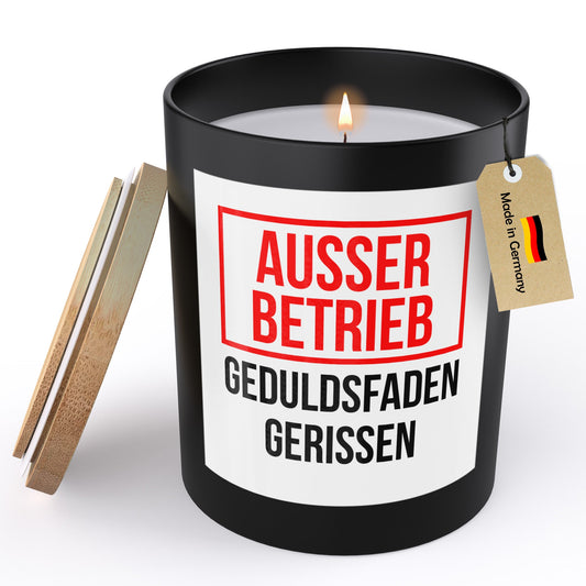 22Feels® Lustige Spruchkerze Frauen Büro Geschenk HANDGEMACHTE Sojawachs Duft-Kerze im Glas (ZITRUS, VEGAN)-Spruchkerzen B1K1-22Feels