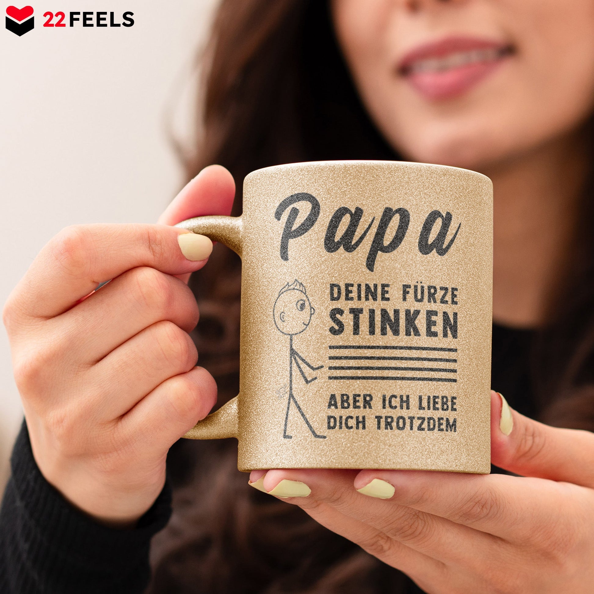 22Feels® ORIGINAL Glitzertasse - Vater Geschenk - Spruch: Papa, Deine Fürze Stinken (Gold, 320ml)-Glitzertasse Gold 320ml-22Feels