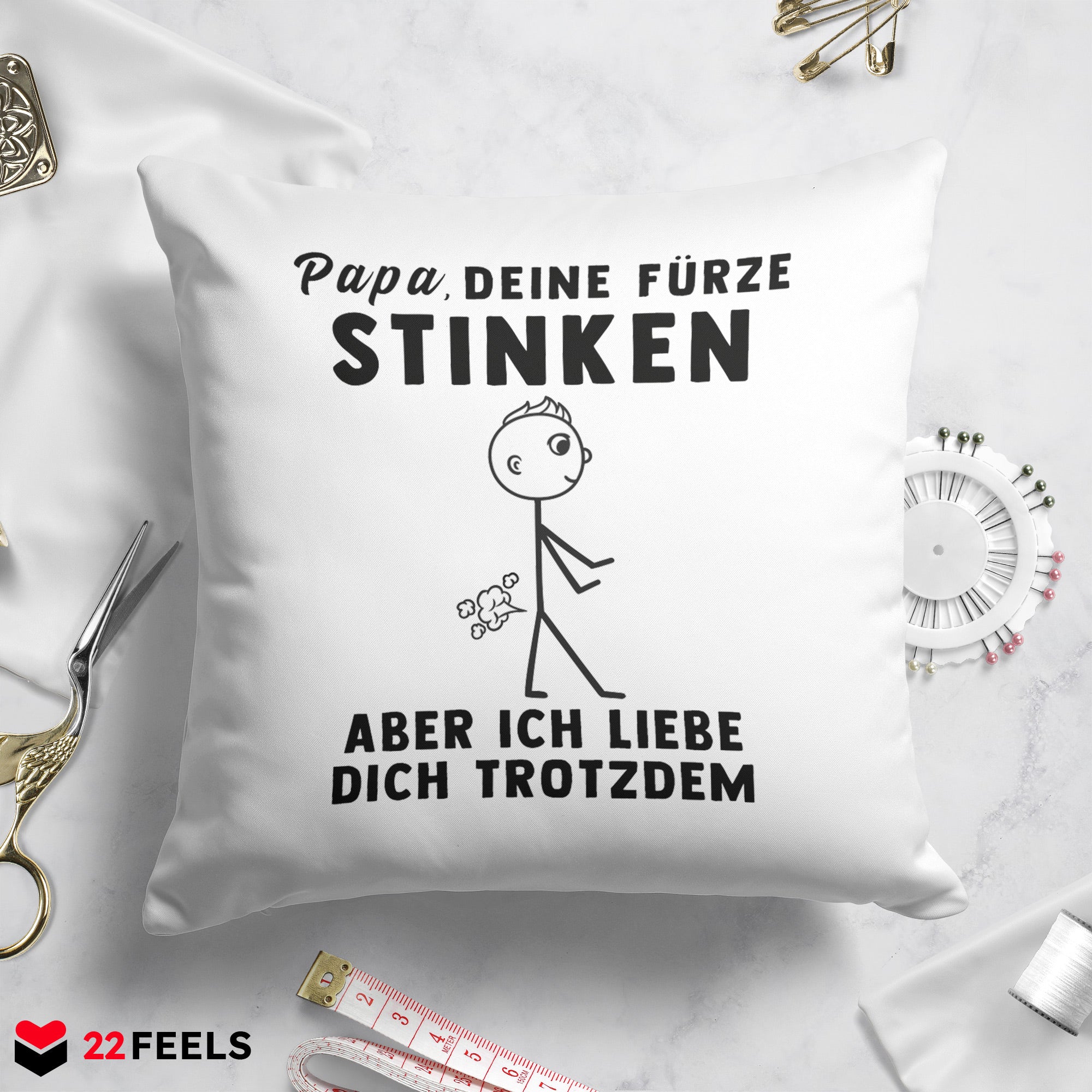 22Feels® ORIGINAL Kissen - Vater Geschenk - Spruch: Papa, Deine Fürze Stinken (Weiss, 40x40cm)-Kissen Weiss 40x40-22Feels