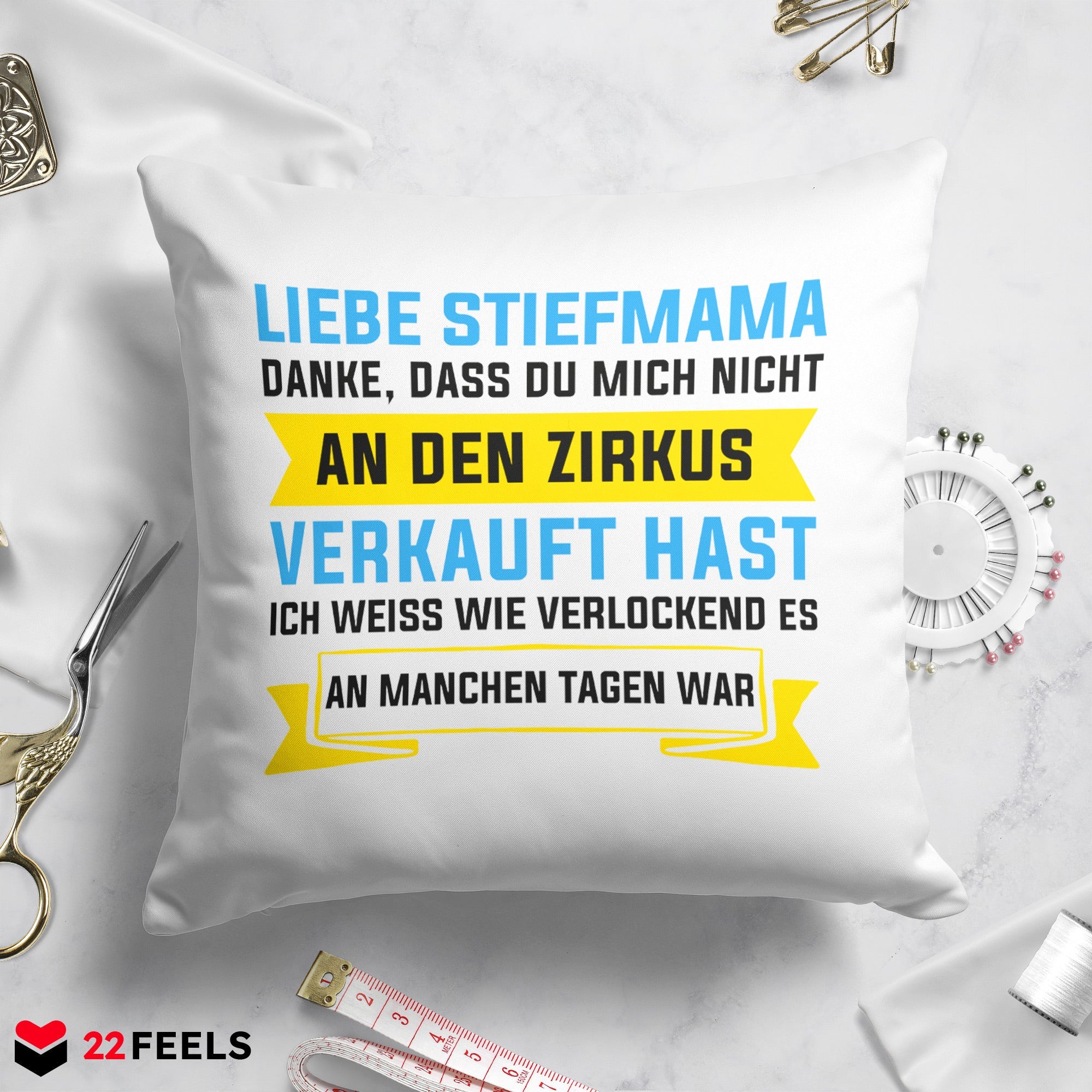 22Feels® Stiefmama Geschenk - Kissen mit Spruch (Weiss 40x40cm)-Kissen Weiss 40x40-22Feels