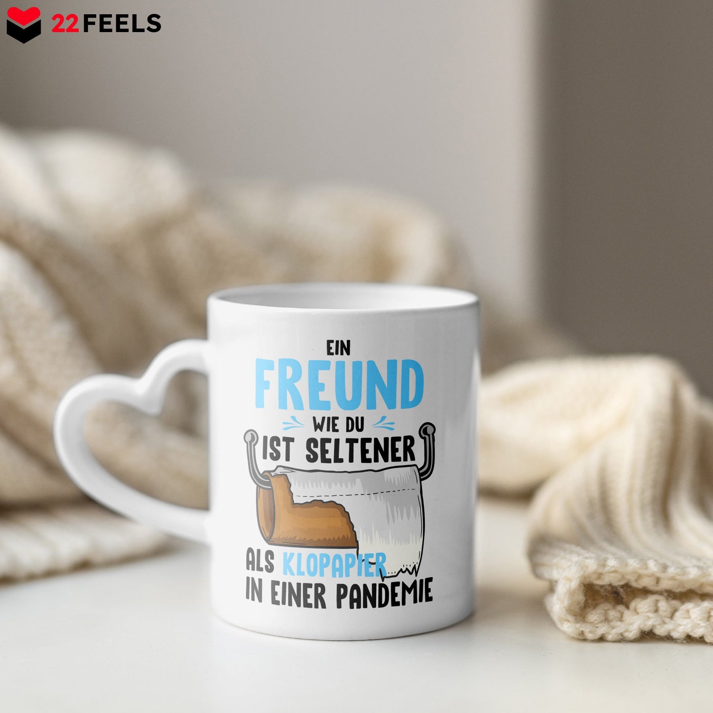 22Feels® Freund Geschenk zum Jahrestag, Valentinstag etc. - Tasse mit Spruch: Seltener als Klopapier (Herzhenkel, Weiss, 320ml)-Tasse Weiss Herzhenkel 320ml-22Feels