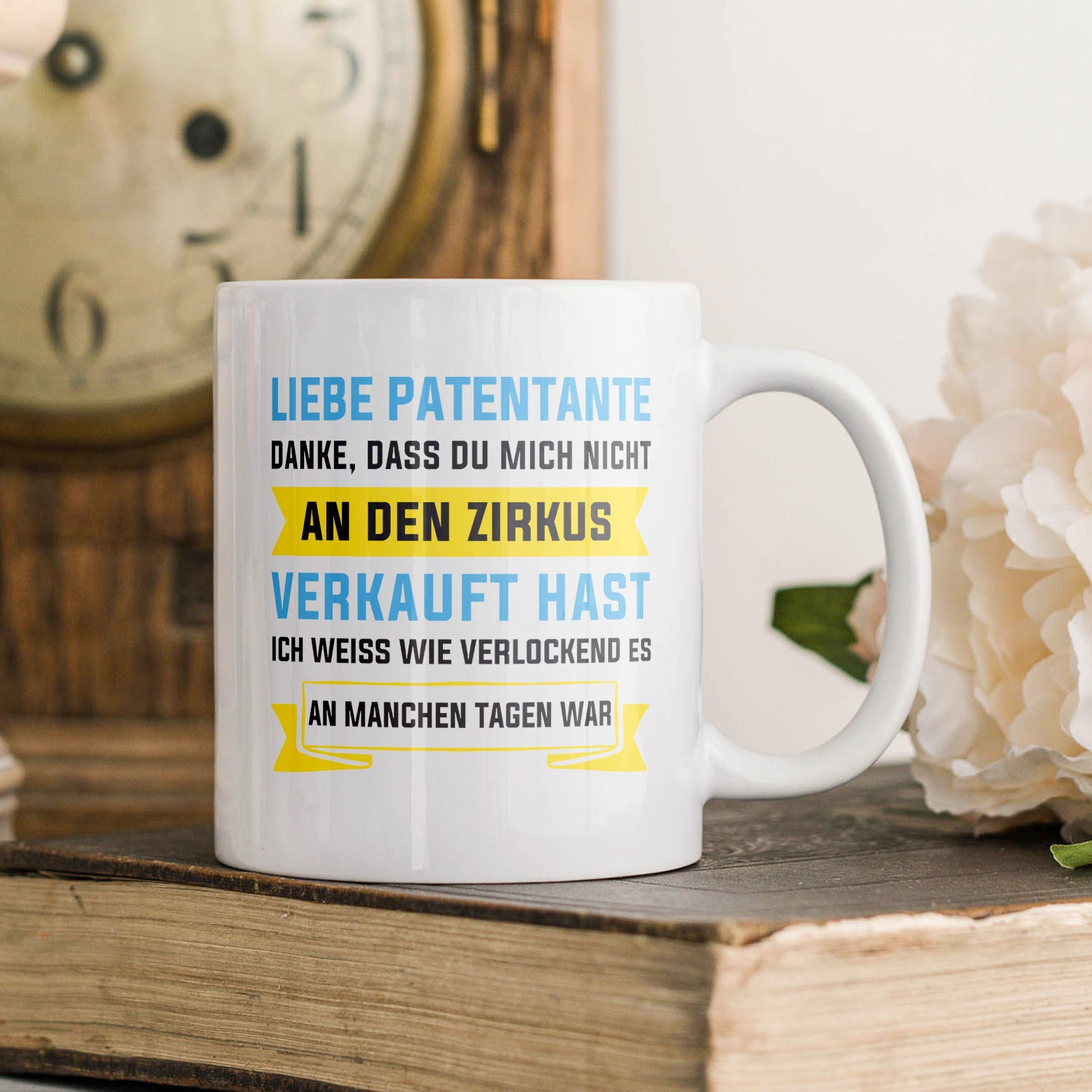 22Feels® Patentante Geschenk - Tasse mit Spruch: Zirkus (Weiss, 320ml)-Weisse Tasse 320ml-22Feels