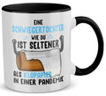 22Feels® Schwiegertochter Geschenk - Tasse mit Spruch (Weiss-Schwarz, 320ml)-TwoTone Tasse Weiss-Schwarz 320ml-22Feels