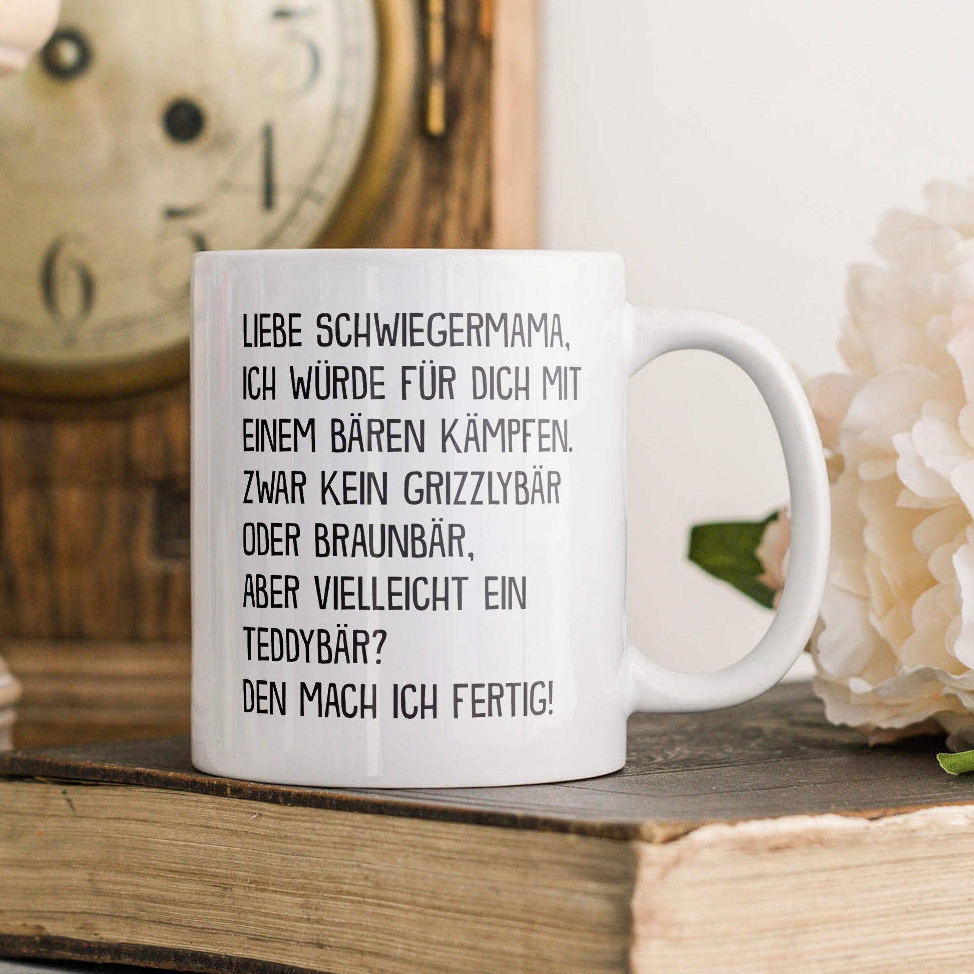 22Feels® Schwiegermutter Geschenk - Tasse mit Spruch: Mit Bären Kämpfen (Weiss, 320ml)-Weisse Tasse 320ml-22Feels