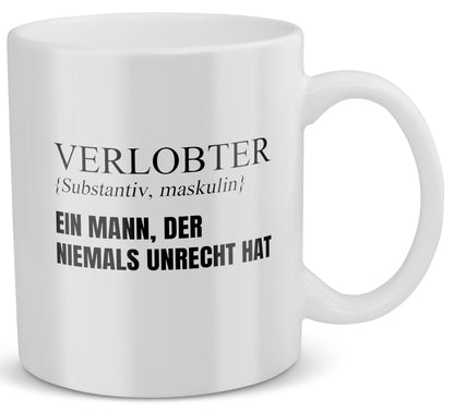 22Feels® Verlobter Geschenk - Tasse mit Spruch: Definition - Ein Mann, der niemals unrecht hat (Weiss, 320ml)-Weisse Tasse 320ml-22Feels