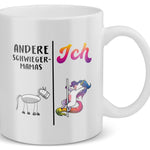 22Feels® Schwiegermutter Geschenk - Tasse mit Spruch: Andere Schwiegermamas Ich (Einhorn) (Weiss, 320ml)-Weisse Tasse 320ml-22Feels