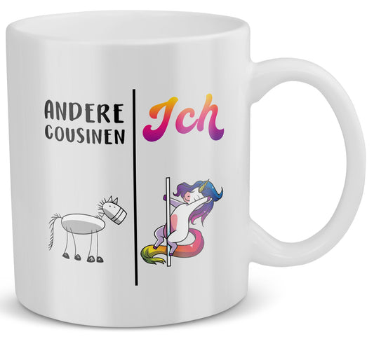 22Feels® Geschenk für Cousine - Tasse mit Spruch: Andere Cousinen Ich (Einhorn) (Weiss, 320ml)-Weisse Tasse 320ml-22Feels