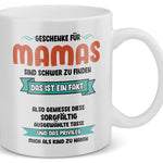 22Feels® Geschenk für Mamas - Tasse mit Spruch: Geschenke Sind Schwer Zu Finden (Weiss, 320ml)-Weisse Tasse 320ml-22Feels