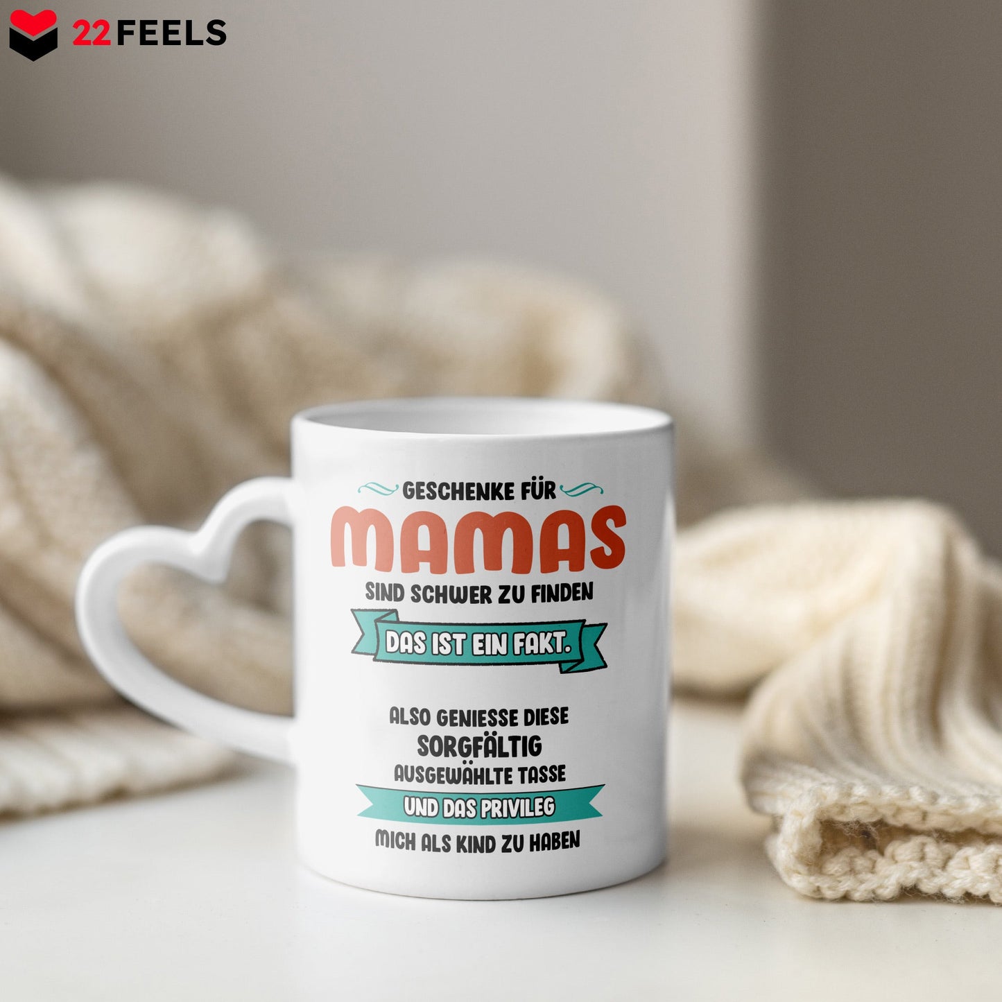 22Feels® Geschenk für Mamas - Tasse mit Spruch: Schwer zu finden (Herzhenkel, Weiss, 320ml)-Tasse Weiss Herzhenkel 320ml-22Feels