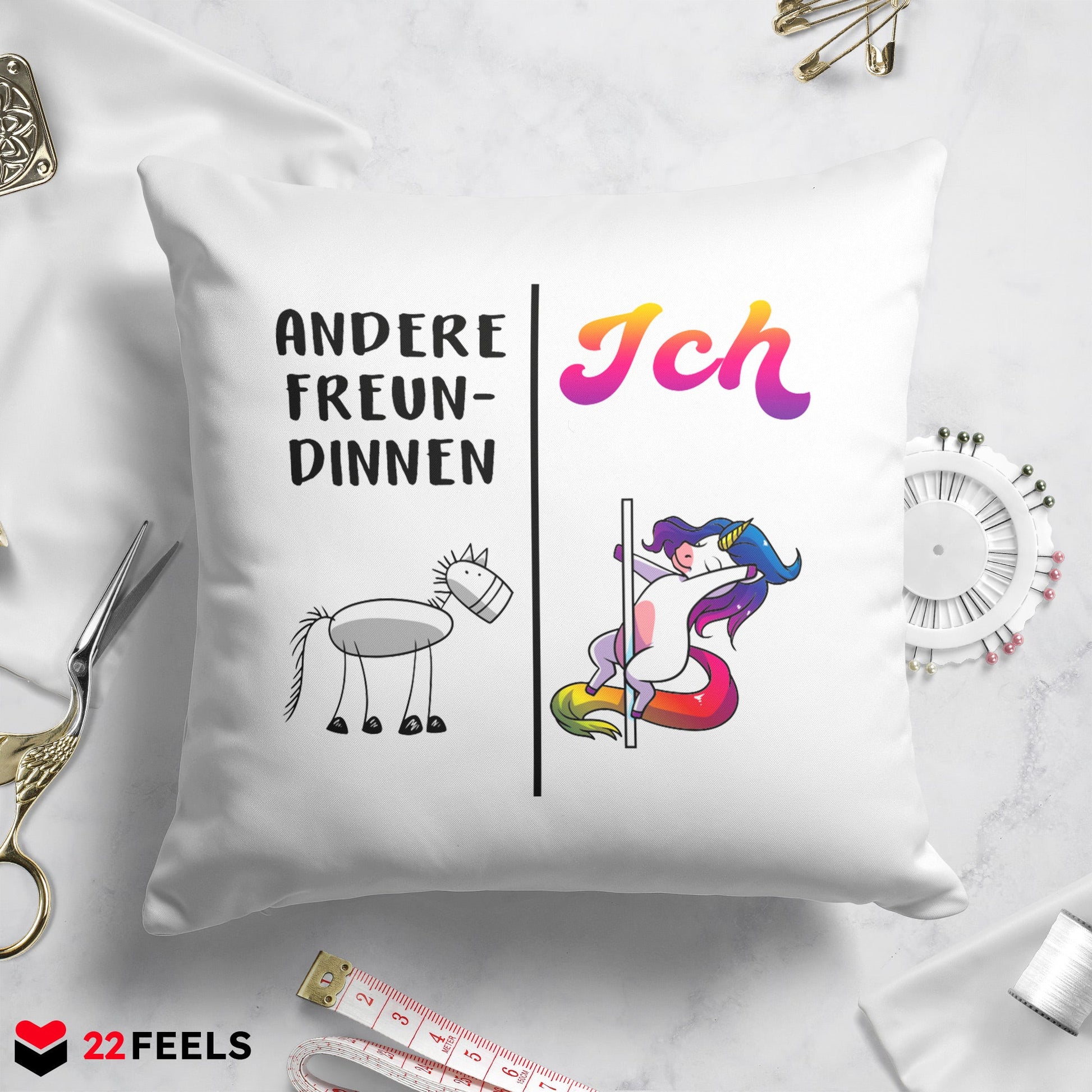 22Feels® Freundin Geschenk zum Jahrestag, Valentinstag, Geburtstag etc. - Kissen mit Spruch (Weiss 40x40cm)-Kissen Weiss 40x40-22Feels