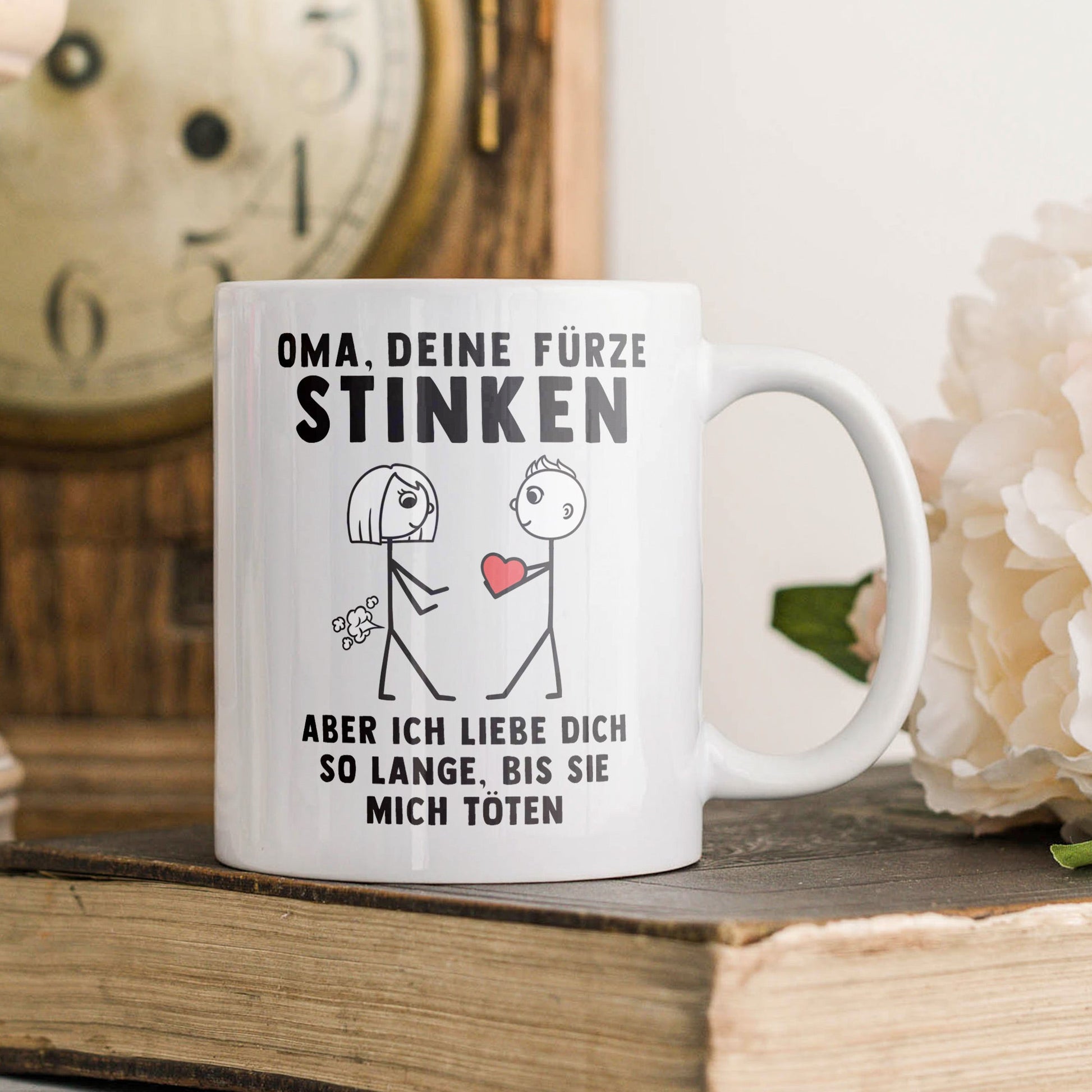 22Feels® Grossmutter Geschenk von Enkel - Spruch-Tasse ORIGINAL - Oma, Deine Fürze Stinken (Weiss, 320ml)-Weisse Tasse 320ml-22Feels