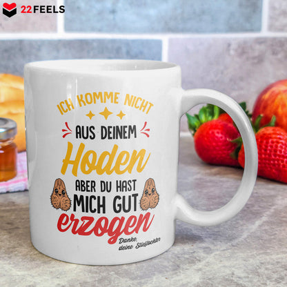 22Feels® Geschenk für Stiefvater von Stieftochter - Tasse mit Spruch: Du Hast Mich Gut Erzogen (Weiss, 320ml)-Weisse Tasse 320ml-22Feels