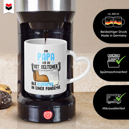 22Feels® Geschenk für Papas - Tasse mit Spruch: Seltener als Klopapier (Herzhenkel, Weiss, 320ml)-Tasse Weiss Herzhenkel 320ml-22Feels