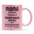 22Feels® Schwangerschaftsgeschenk Werdende Mama - Glitzertasse mit Spruch (Pink, 320ml)-Glitzertasse Pink 320ml-22Feels