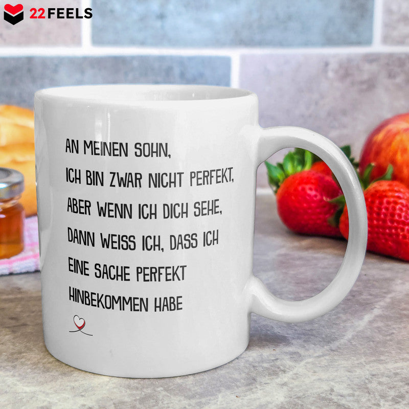 22Feels® Geschenk für Söhne - Tasse mit Spruch: Ich Bin Zwar Nicht Perfekt (Weiss, 320ml)-Weisse Tasse 320ml-22Feels