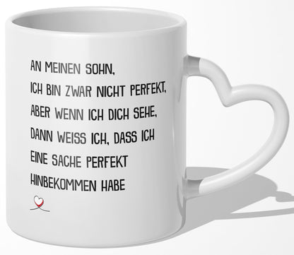 22Feels® Sohn Geschenk - Tasse mit Spruch: Ich bin zwar nicht perfekt, aber (Herzhenkel, Weiss, 320ml)-Tasse Weiss Herzhenkel 320ml-22Feels