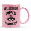 22Feels® Geschenk für Zwillingsmütter - Glitzertasse mit Spruch: Doppelt So Glücklich (Pink, 320ml)-Glitzertasse Pink 320ml-22Feels