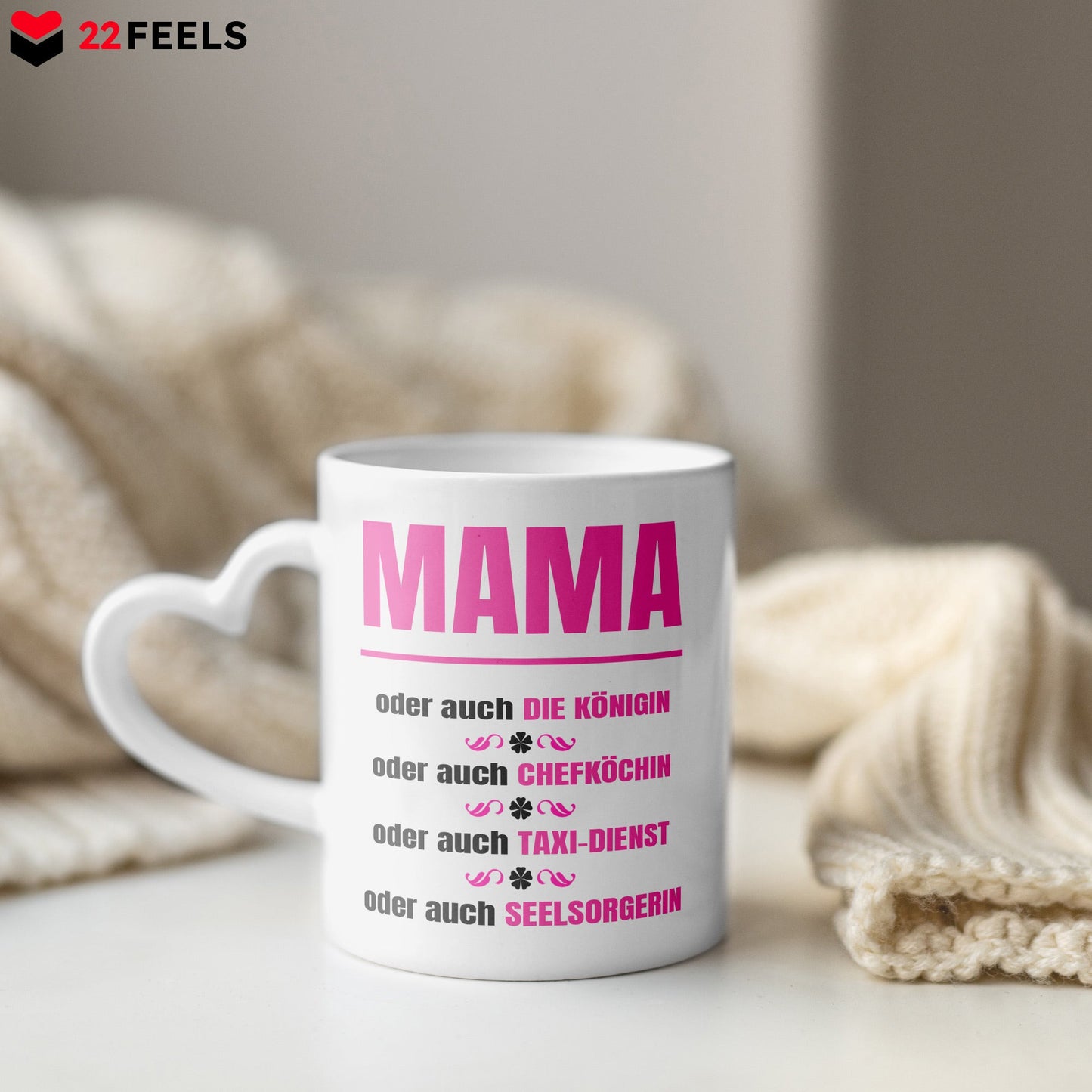 22Feels® Geschenk für Mamas - Tasse mit Spruch: Königin (Herzhenkel, Weiss, 320ml)-Tasse Weiss Herzhenkel 320ml-22Feels