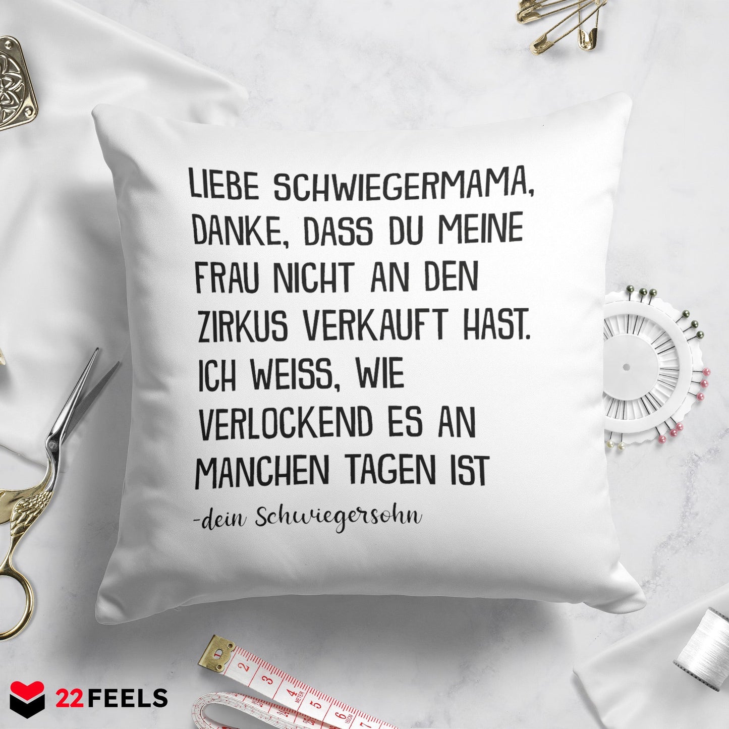 22Feels® Schwiegermutter Geschenk vom Schwiegersohn bzw. Bräutigam - Kissen mit Spruch (Weiss 40x40cm)-Kissen Weiss 40x40-22Feels