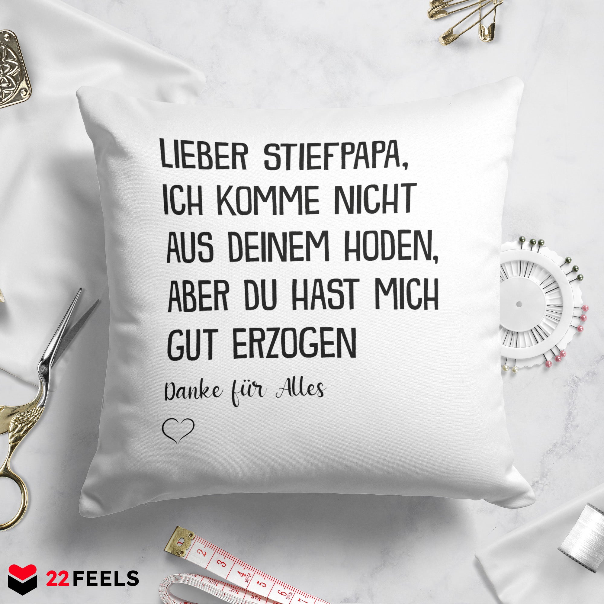 22Feels® Stiefvater Geschenk - Kissen mit Spruch (Weiss 40x40cm)-Kissen Weiss 40x40-22Feels