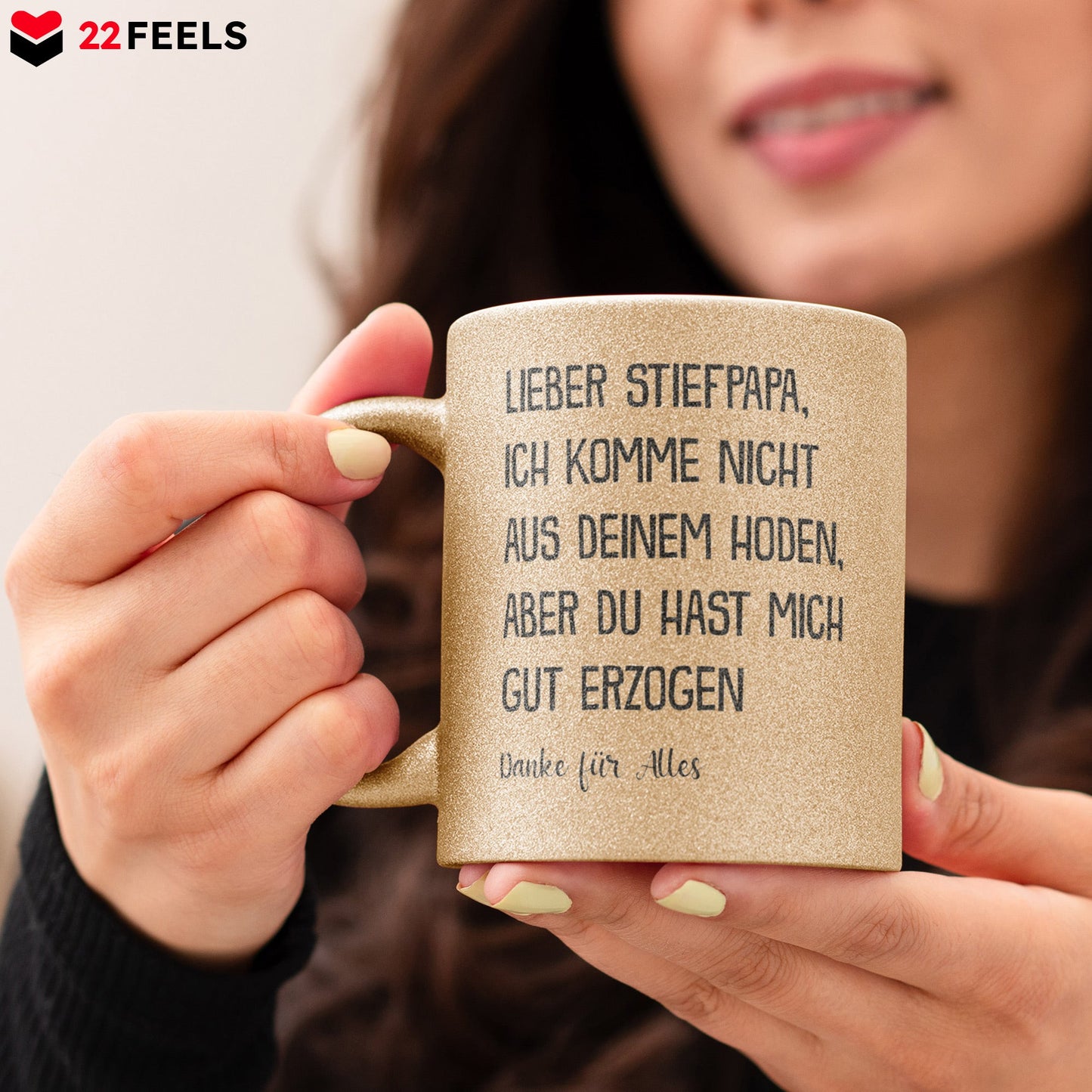 22Feels® Stiefvater Geschenk - Glitzertasse mit Spruch (Gold, 320ml)-Glitzertasse Gold 320ml-22Feels