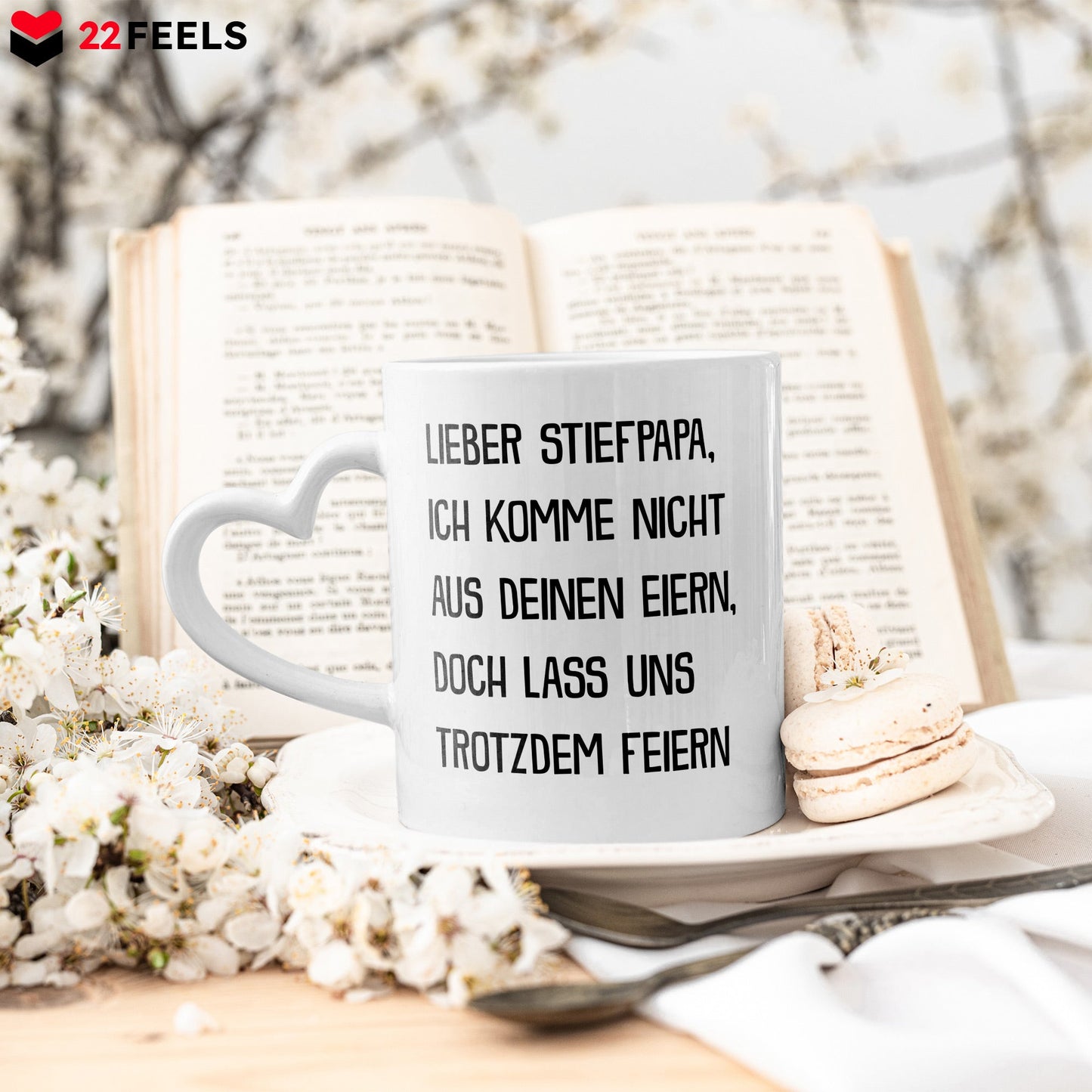 22Feels® Stiefvater Geschenk - Tasse mit Spruch: Lass uns feiern (Herzhenkel, Weiss, 320ml)-Tasse Weiss Herzhenkel 320ml-22Feels
