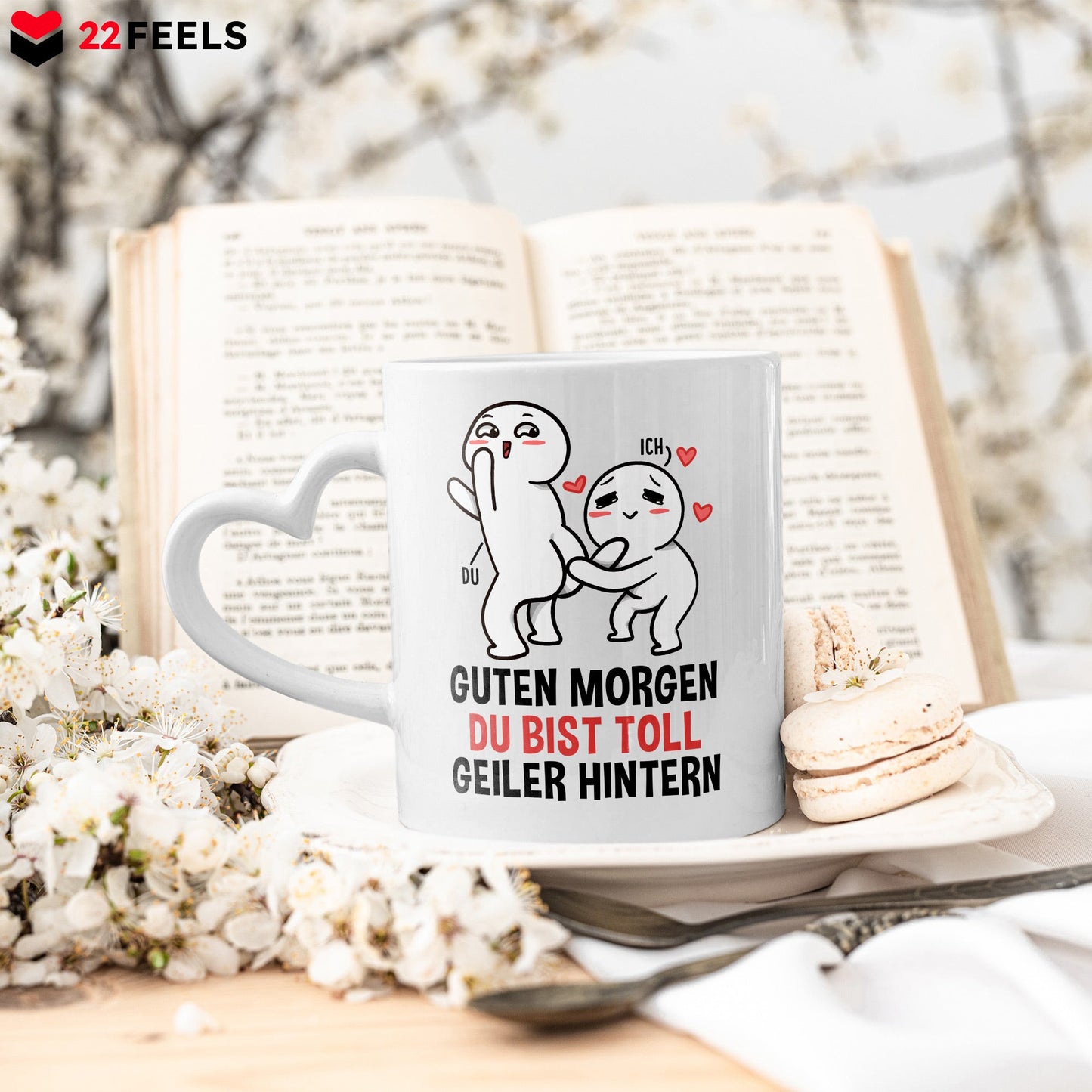 22Feels® Paar Geschenk zum Jahrestag, Hochzeitstag, Valentinstag etc. - Tasse mit Spruch: Guten Morgen, Du Bist Toll, Geiler Hintern (Herzhenkel, Weiss, 320ml)-Tasse Weiss Herzhenkel 320ml-22Feels