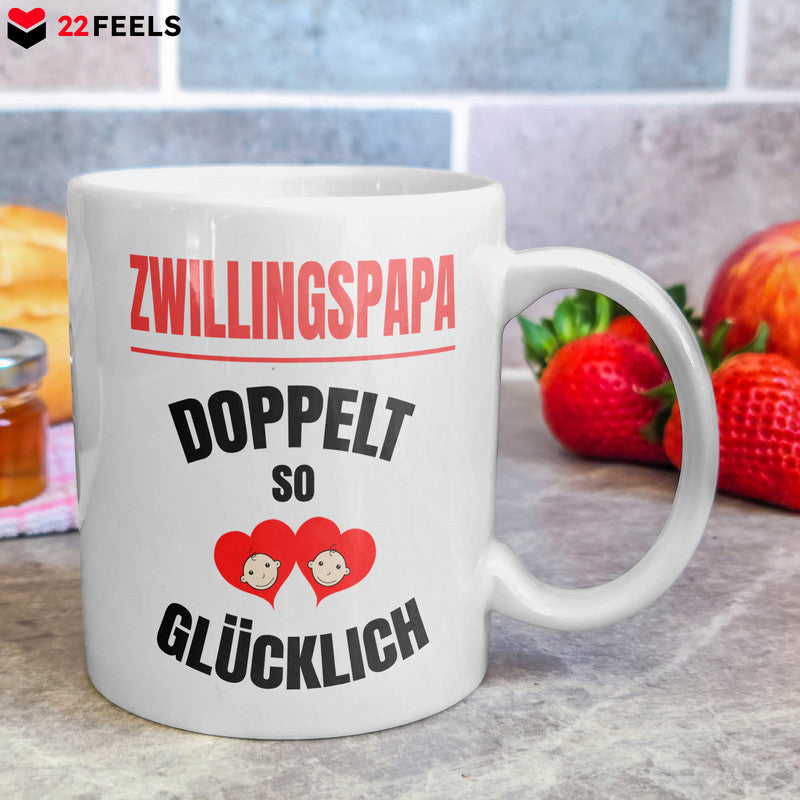 22Feels® Geschenk für Zwillingsväter - Tasse mit Spruch: Doppelt So Glücklich (Weiss, 320ml)-Weisse Tasse 320ml-22Feels