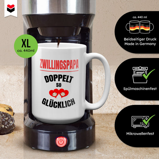 22Feels® Geschenk für Zwillingsväter - XL Tasse mit Spruch: Doppelt So Glücklich (Weiss, 440ml)-Weisse XL Tasse 440ml-22Feels