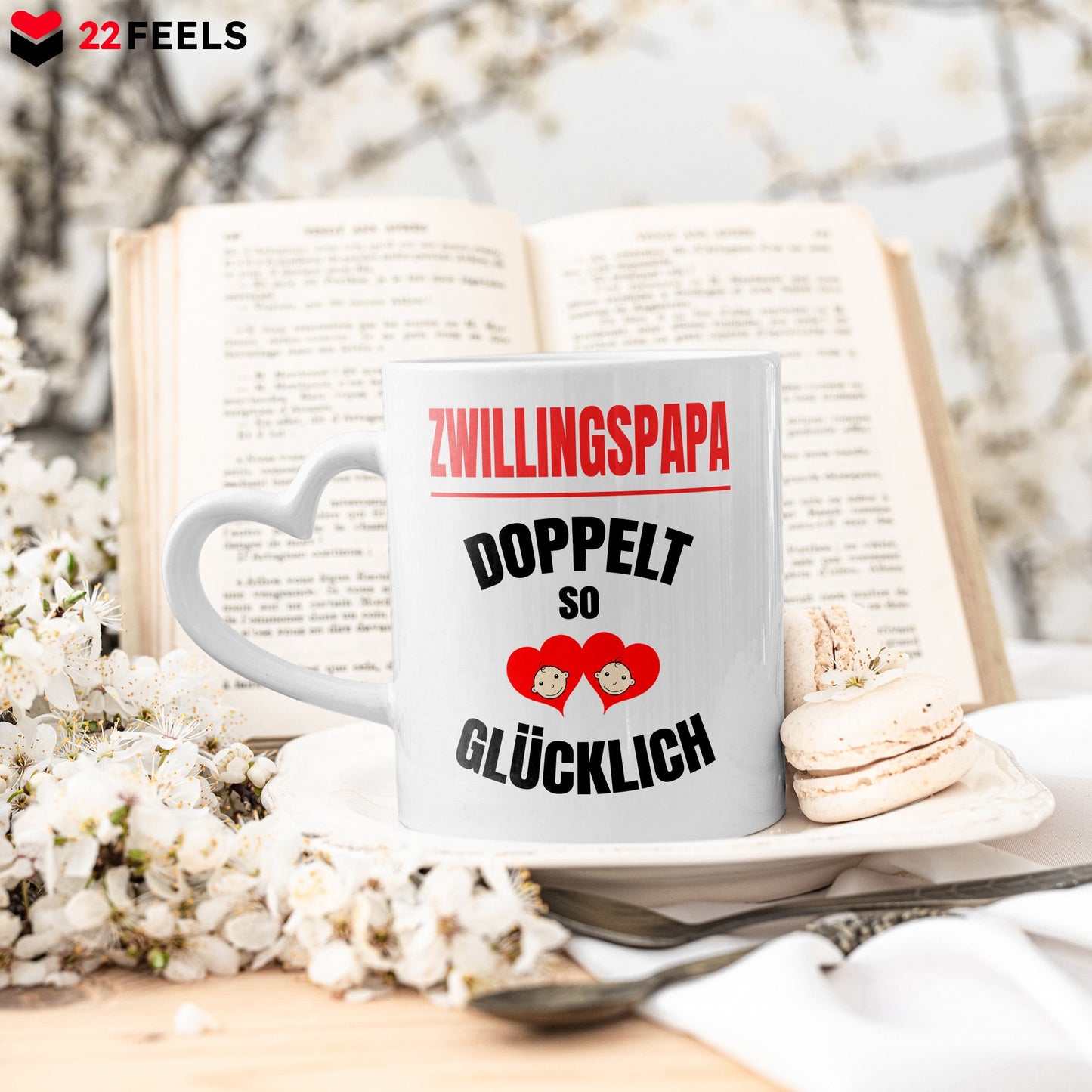 22Feels® Geschenk für Zwillingsväter - Tasse mit Spruch: Doppelt So Glücklich (Herzhenkel, Weiss, 320ml)-Tasse Weiss Herzhenkel 320ml-22Feels