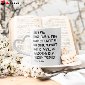 22Feels® Papa Geschenk von Tochter - Tasse mit Spruch: Zirkus 'Schwester' (Herzhenkel, Weiss, 320ml)-Tasse Weiss Herzhenkel 320ml-22Feels