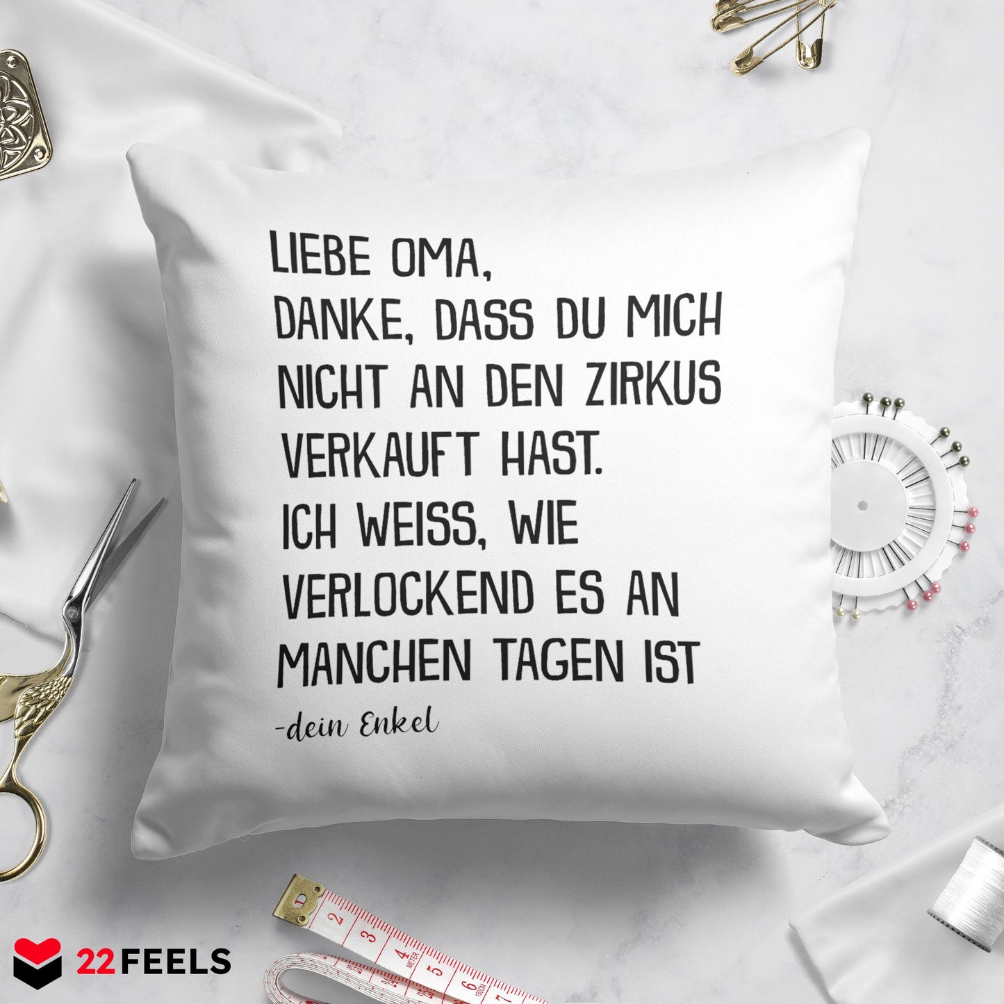 22Feels® Oma Geschenk von Enkel - Kissen mit Spruch (Weiss 40x40cm)-Kissen Weiss 40x40-22Feels