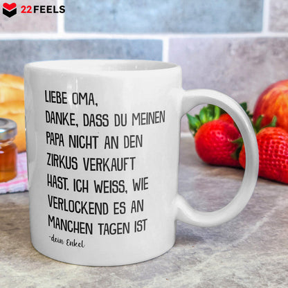 22Feels® Geschenk für Oma von Enkel - Tasse mit Spruch: Zirkus Papa (Weiss, 320ml)-Weisse Tasse 320ml-22Feels