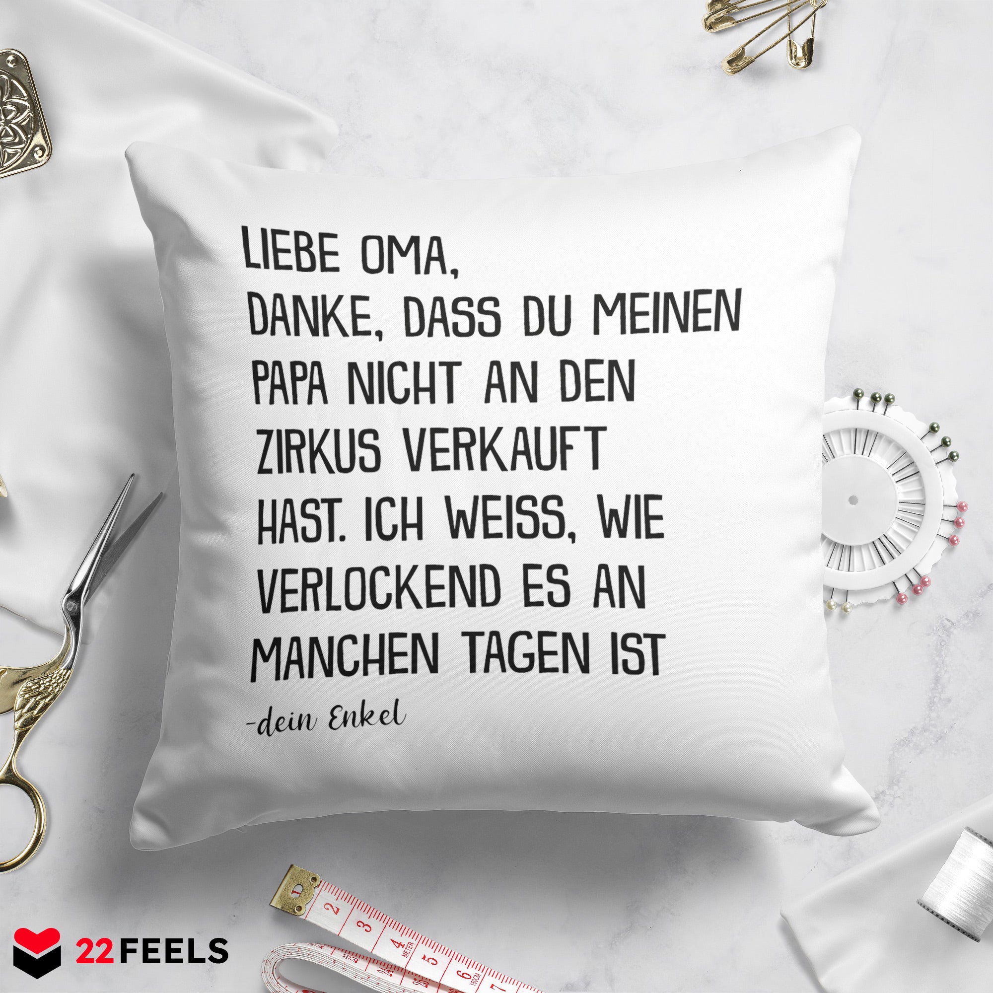 22Feels® Oma Geschenk von Enkel - Kissen mit Spruch (Weiss 40x40cm)-Kissen Weiss 40x40-22Feels