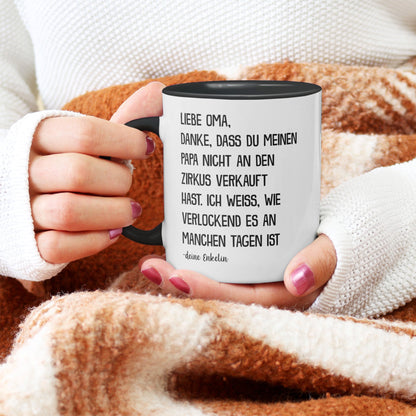 22Feels® Oma Geschenk von Enkelin - Tasse mit Spruch (Weiss-Schwarz, 320ml)-TwoTone Tasse Weiss-Schwarz 320ml-22Feels