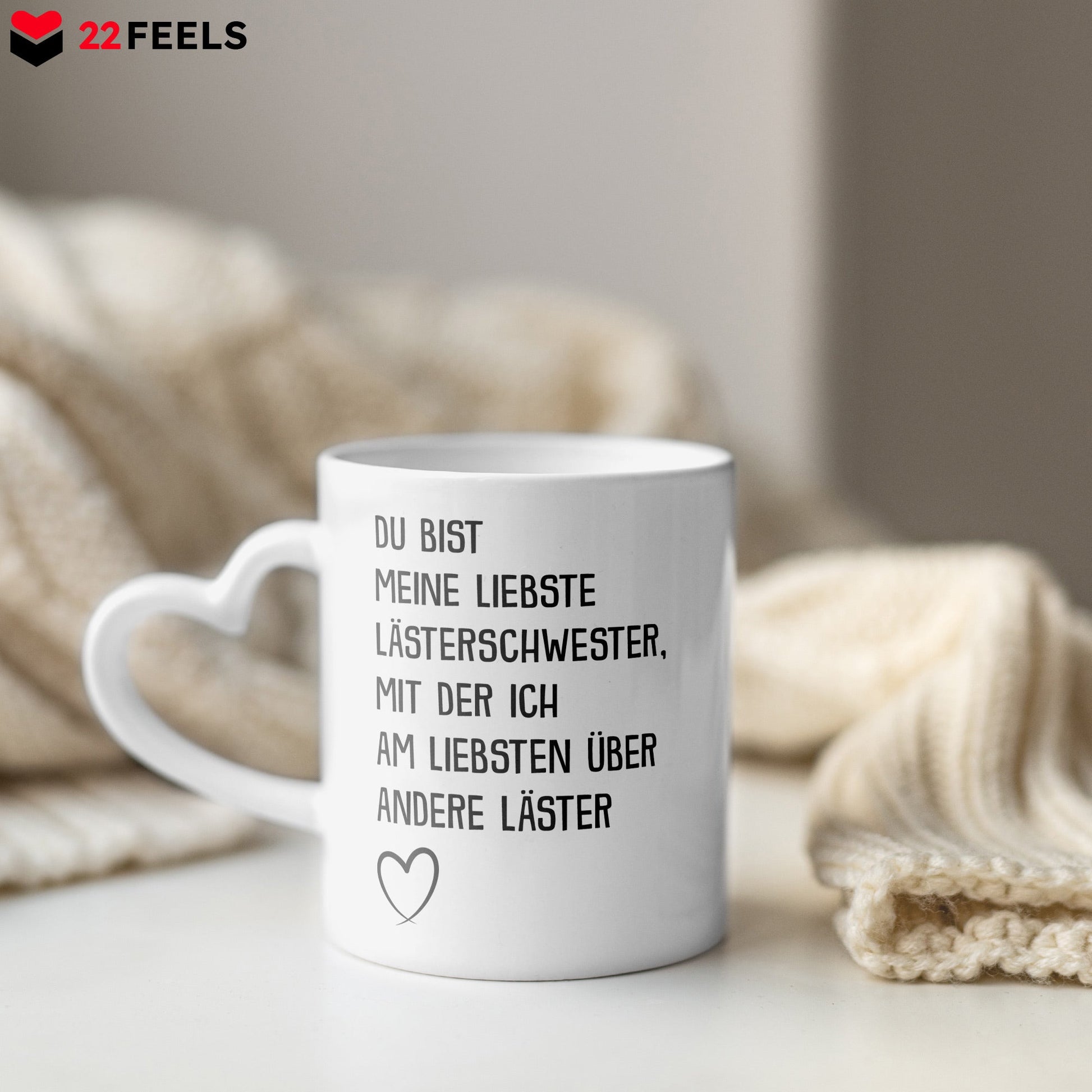 22Feels® Geschenk für Beste Freundin - Tasse mit Spruch: Liebste Lästerschwester (Herzhenkel, Weiss, 320ml)-Tasse Weiss Herzhenkel 320ml-22Feels