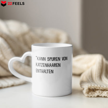 22Feels® Geschenk für Katzenfans - Tasse mit Spruch: Kann Spuren Von Katzenhaaren Enthalten (Herzhenkel, Weiss, 320ml)-Tasse Weiss Herzhenkel 320ml-22Feels